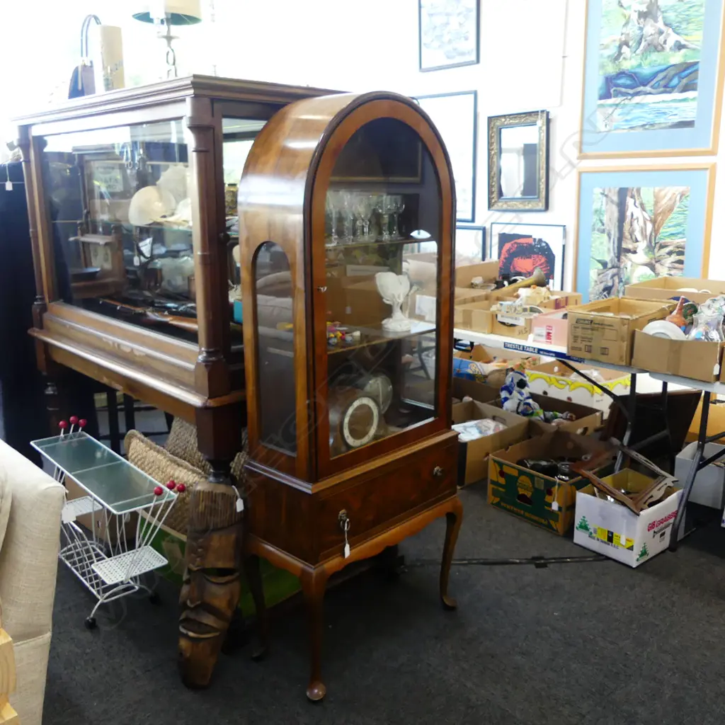 DISPLAY CABINET 670x320x1650mm Image 1++