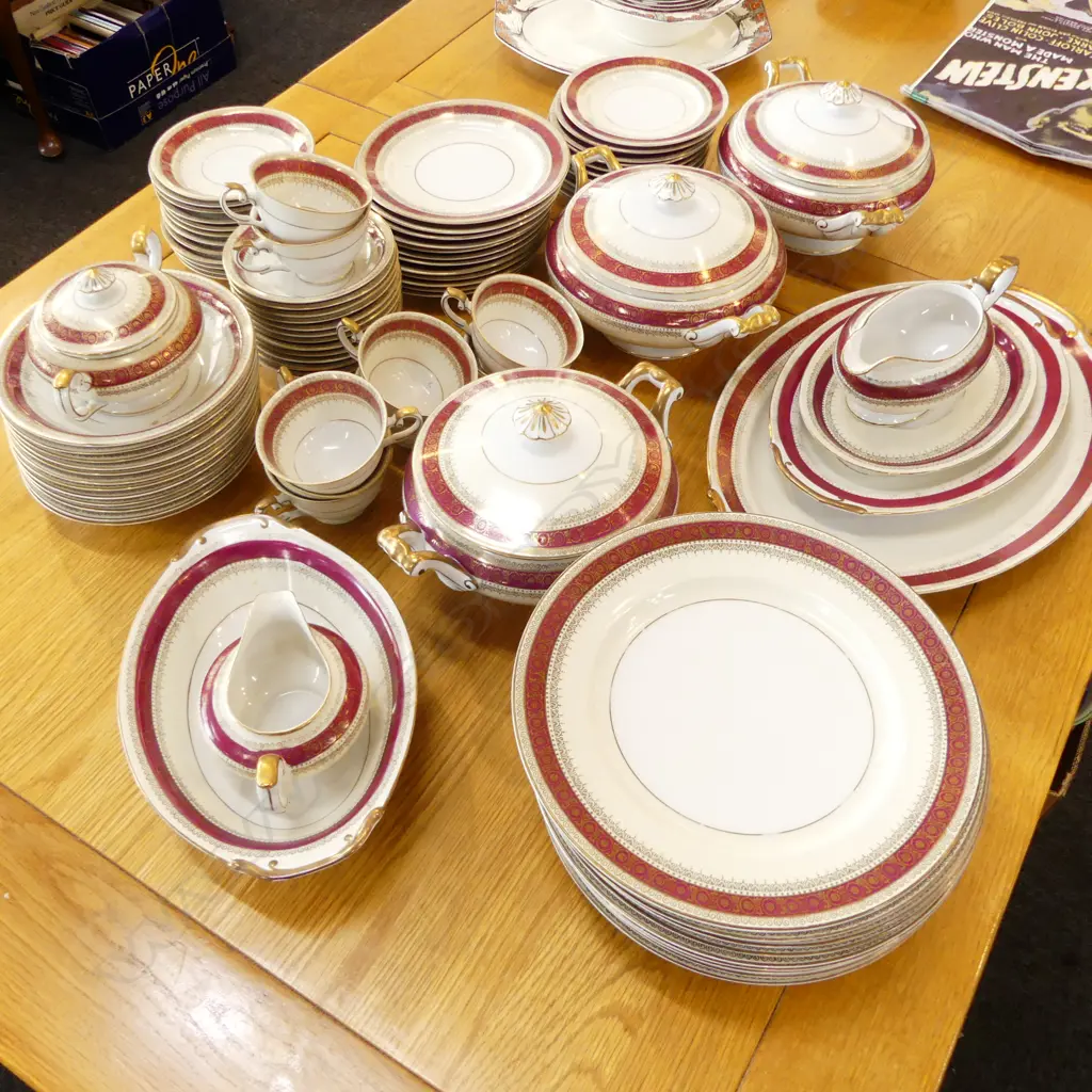 JAPANESE 'ROYAL' DINNER SERVICE Image 1++