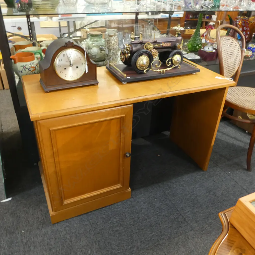 DESK 1100x490x680mm Image 1++