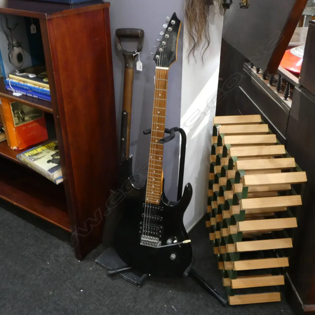 MIRAGE ELECTRIC GUITAR L.1000mm + STAND Image 1++