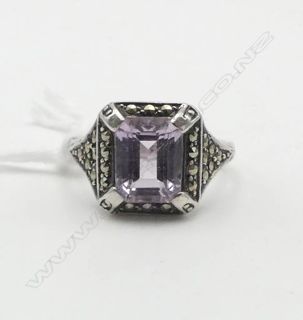 SILVER & AMETHYST RING SIZE M1/2 Image 1++