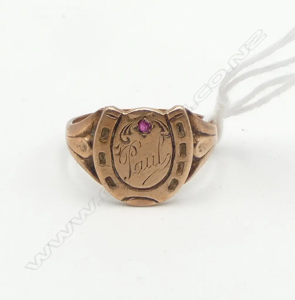 9ct ROSE GOLD HORSE SHOE SHAPE SIGNET RING size T. 4.14gms Image 1++