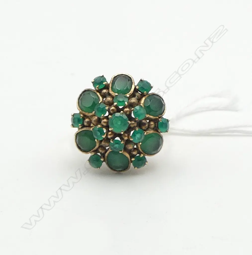 18ct GOLD & CREATED EMERALD VINTAGE PRINCESS TYPE RING size L. 5.15gms Image 1++