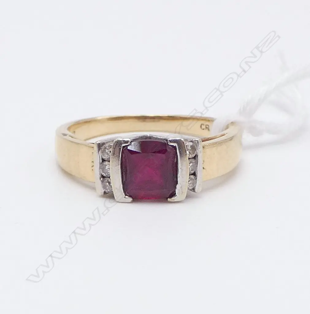 10CT CREATED RUBY & DIAMOND RING, 3gms SIZE P Image 1++
