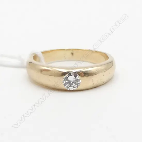 14CT GOLD AND DIAMOND SOLITAIRE RING (valuation $3000.00 Replacement) 5.53gm SIZE P