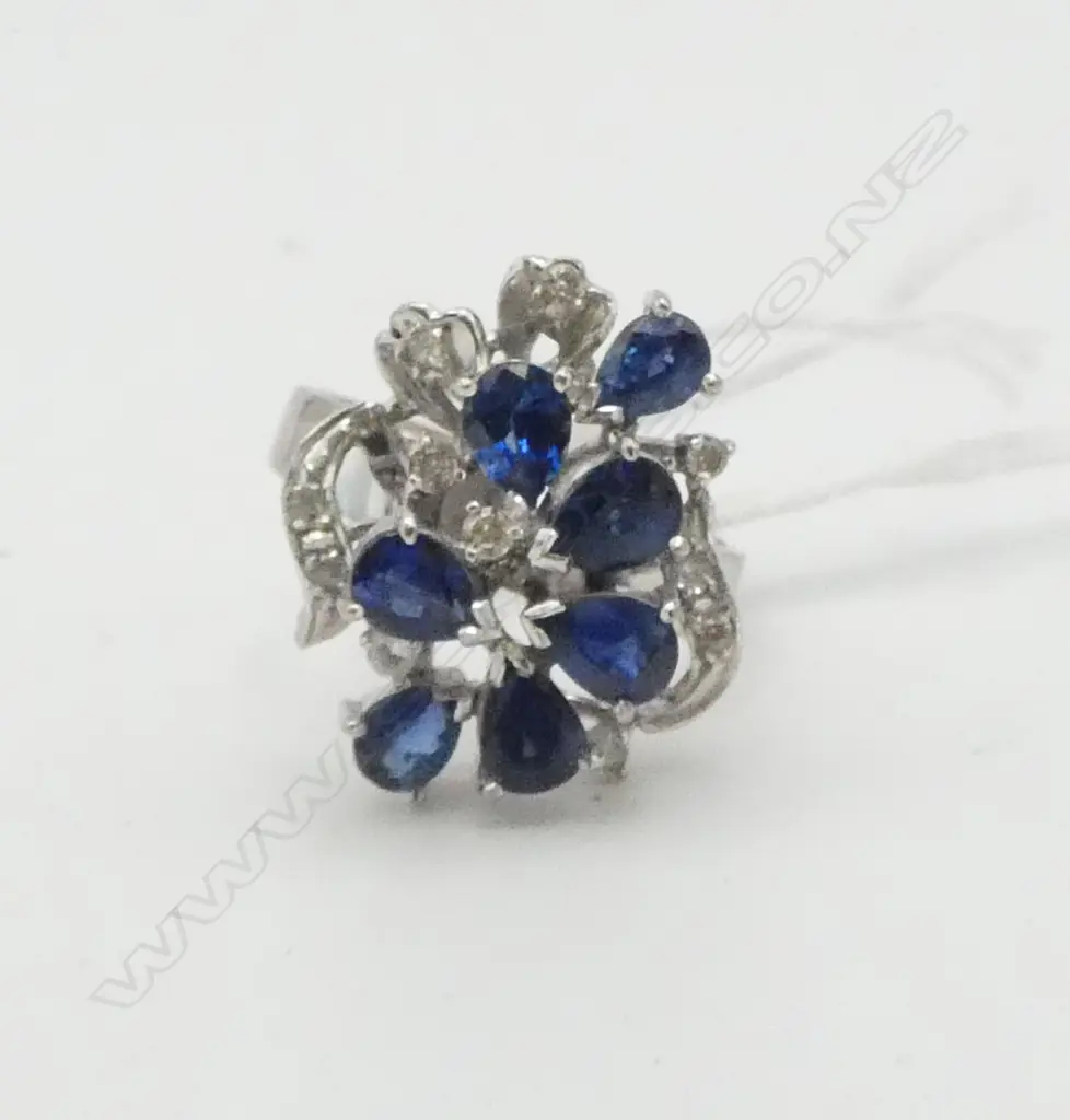 14ct WHITE GOLD SAPPHIRE & DIAMOND COCKTAIL DRESS RING SIZE M 5.4gms. Tested as 14ct Image 1++