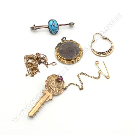 9ct JEWELLERY: turquoise brooch + earring + 21st key + chain 8gms + gilt locket