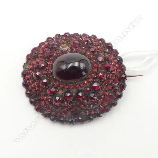 BOHEMIAN GARNET BROOCH some stones missing