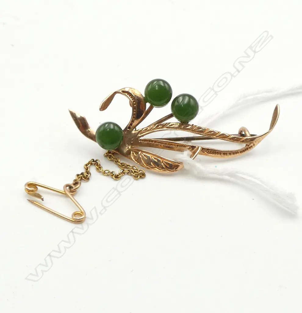 9ct GOLD GREENSTONE LEAF BROOCH 3.85gms Image 1++