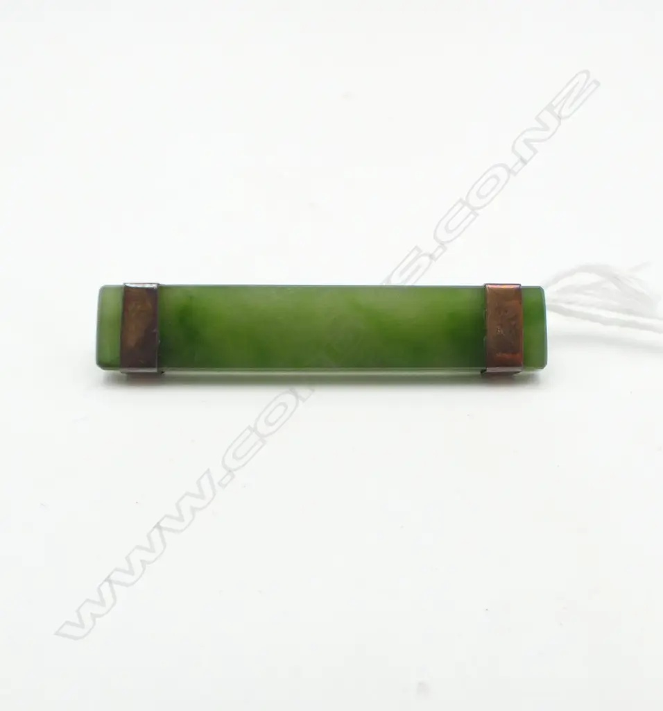 c.1900 NZ POUNAMU & 9ct GOLD BAR BROCCH Image 1++