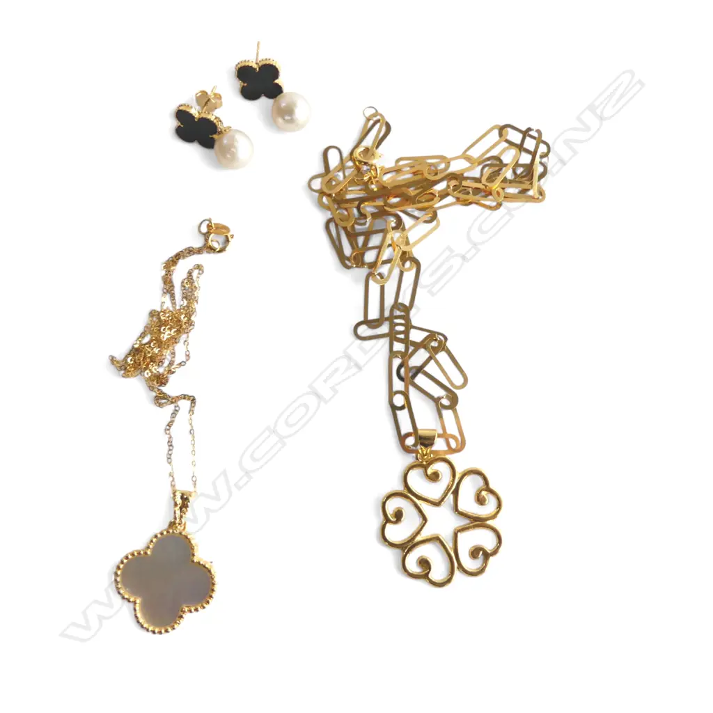 2 18CT PENDANT NECKLACES + PR EARRINGS, 3.8gms Image 1++