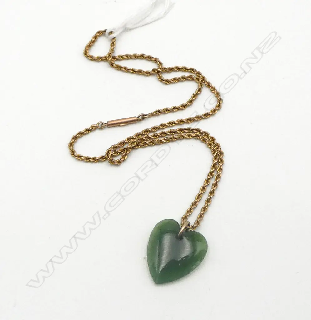 9ct GOLD NECKLACE WITH POUNAMU HEART PENDANT, 5.8gms TOTAL Image 1++