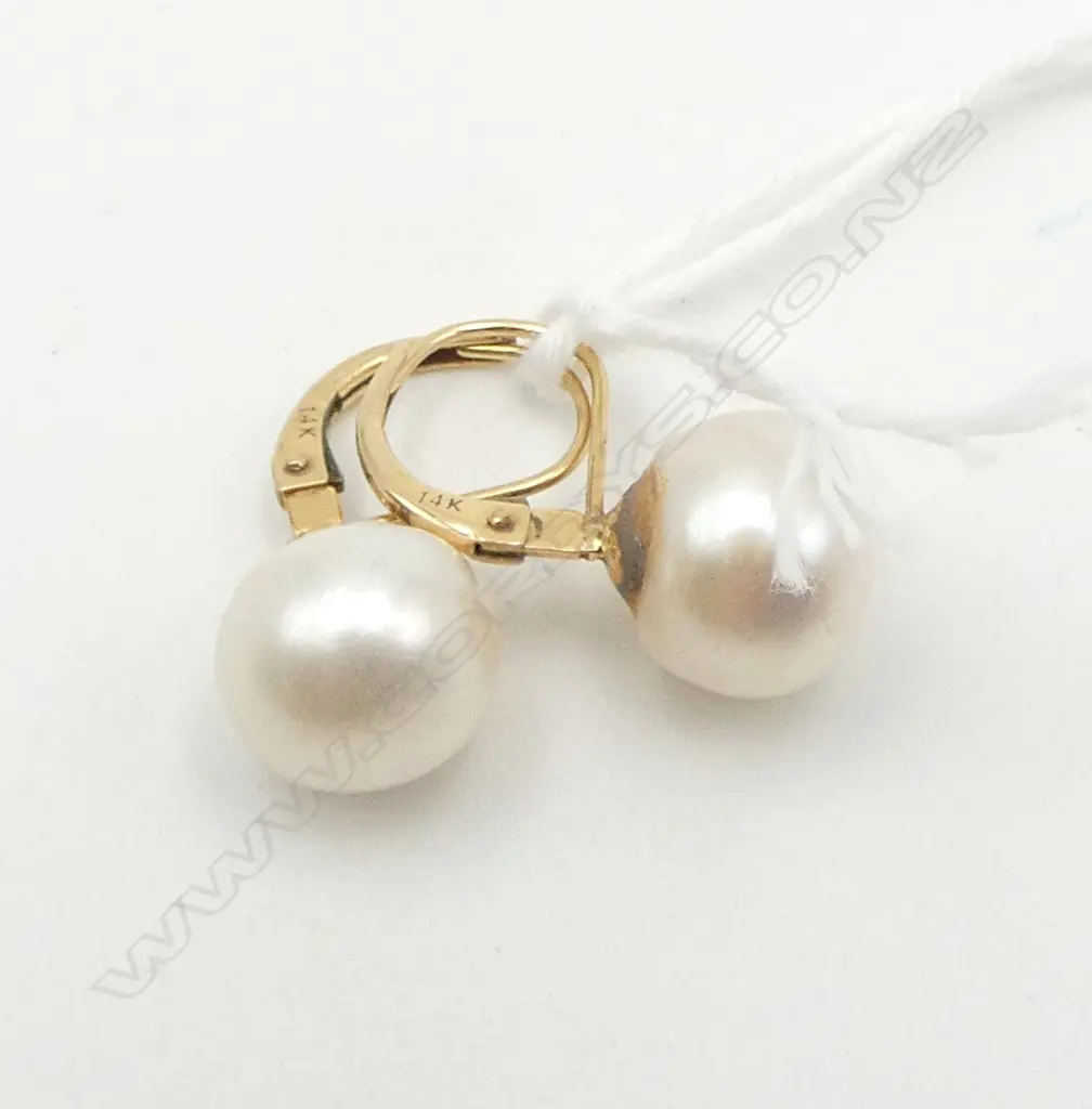 (20) PAIR 14CT GOLD AND PEARL EARRINGS & VALUATION ATTACHED Image 1++