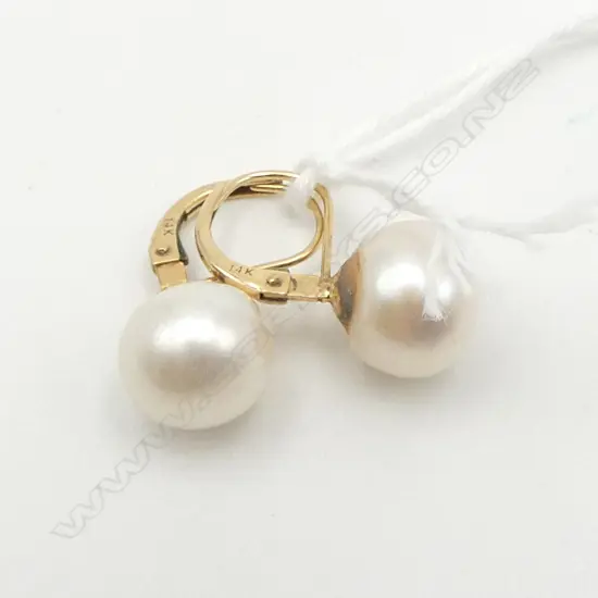 (20) PAIR 14CT GOLD AND PEARL EARRINGS & VALUATION ATTACHED