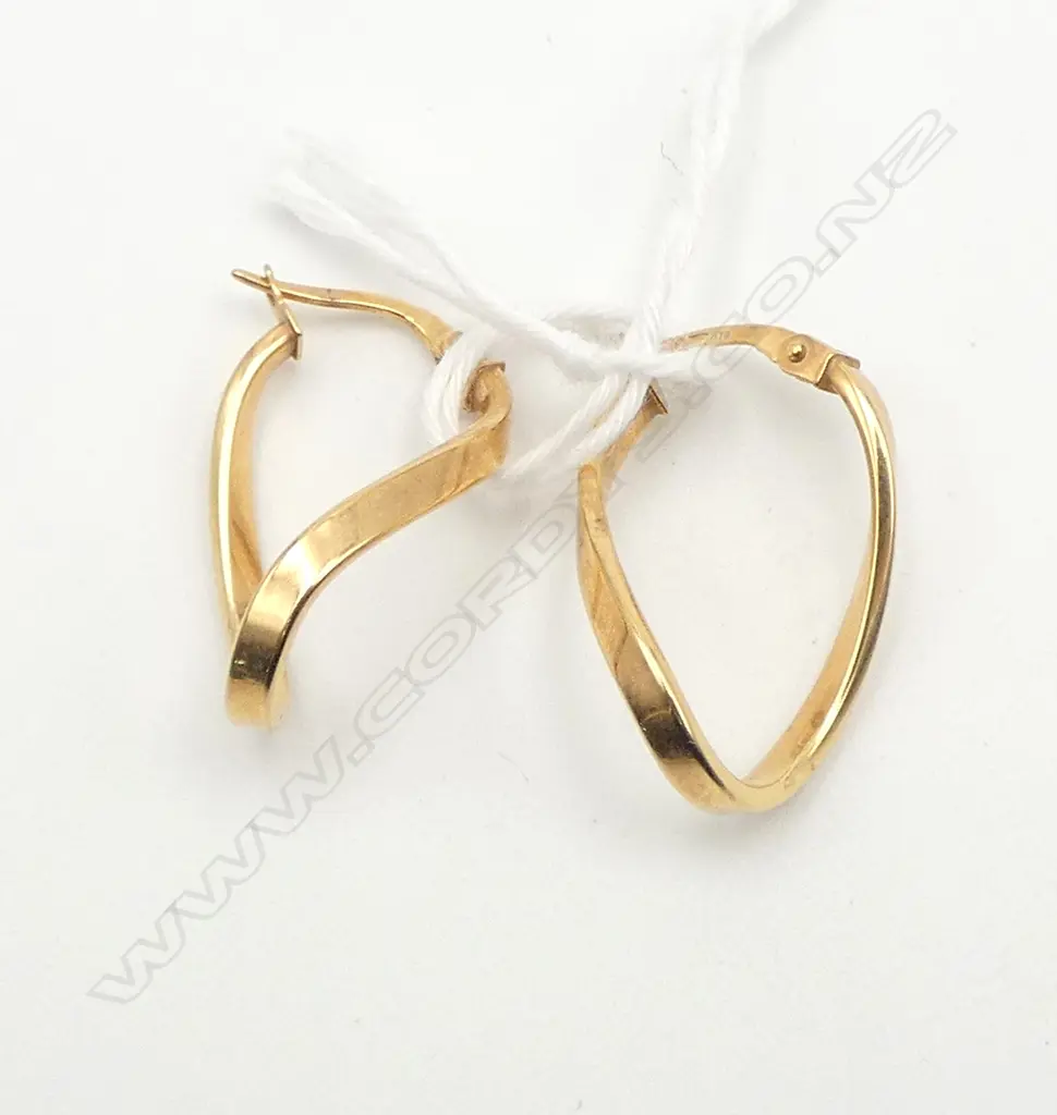 (28) PAIR 9CT GOLD TWISTED HOOP EARRINGS 1.3gms VALUATION ATTACHED Image 1++