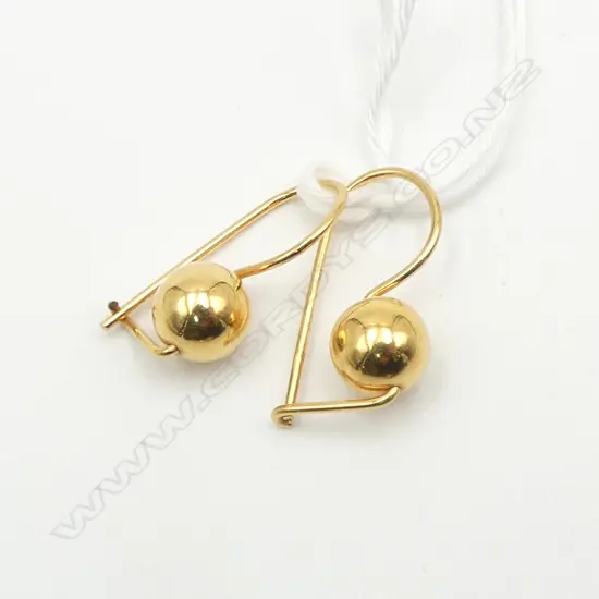 (29) PAIR 10CT GOLD BALL EARRINGS 1.6gms VALUATION ATTACHED