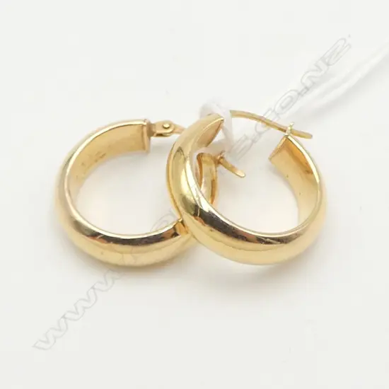 (27) PAIR 9CT GOLD HOOP EARRINGS 2gms VALUATION ATTACHED