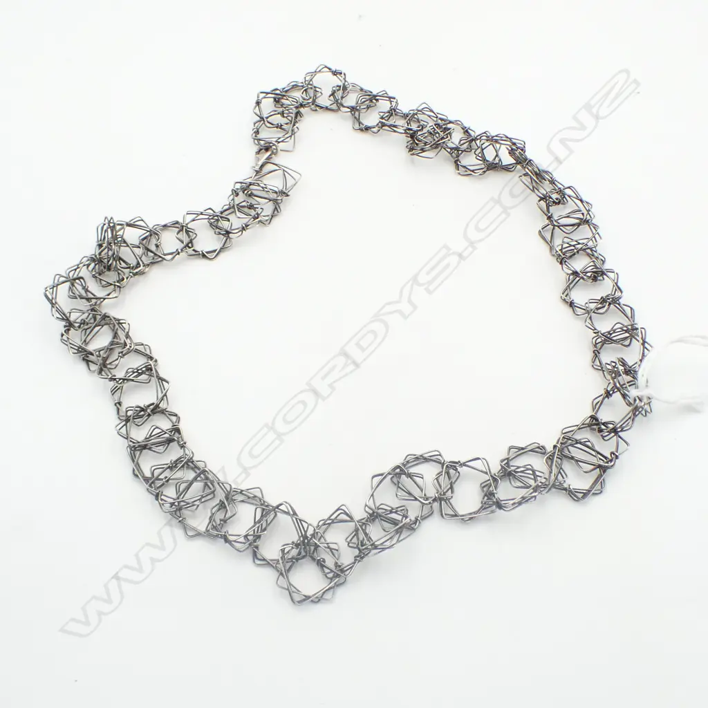 DESIGNER SILVER SCULPTED SQAURE WIRE NECKLACE L.600mm Image 1++