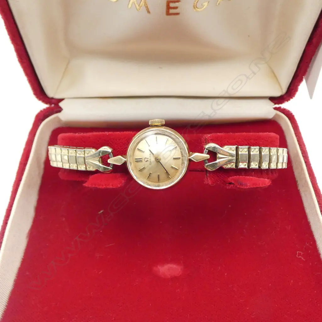 LADIES VINTAGE 9ct GOLD CASED OMEGA WRISTWATCH in ORIGINAL CASE Image 1++