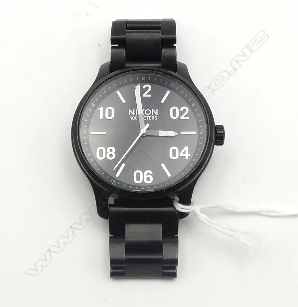MENS NIXON WATCH - WITH 2 LINKS  Image 1++