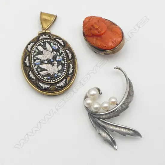 ITALIAN MOSAIC MOURNING LOCKET, G/P & CORAL CAMEO + MIKIMOTO BROOCH in silver and cultured pearls
