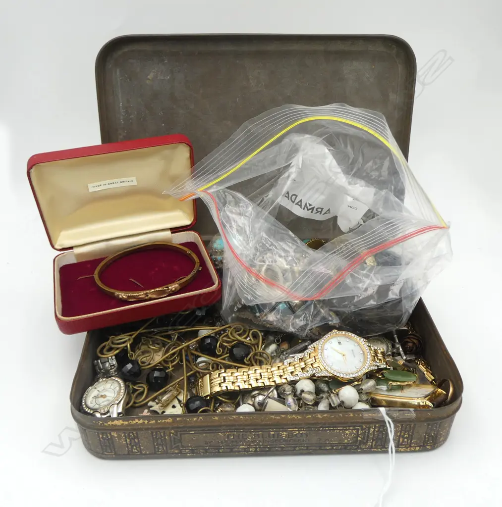 ASST. VINTAGE COSTUME JEWELLERY ETC in old BLUE BOY tin Image 1++