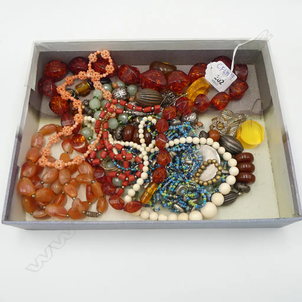 ASST. JEWELLERY; NECKLACES (FAUX AMBER, IVORY BEADS) ETC Image 1++