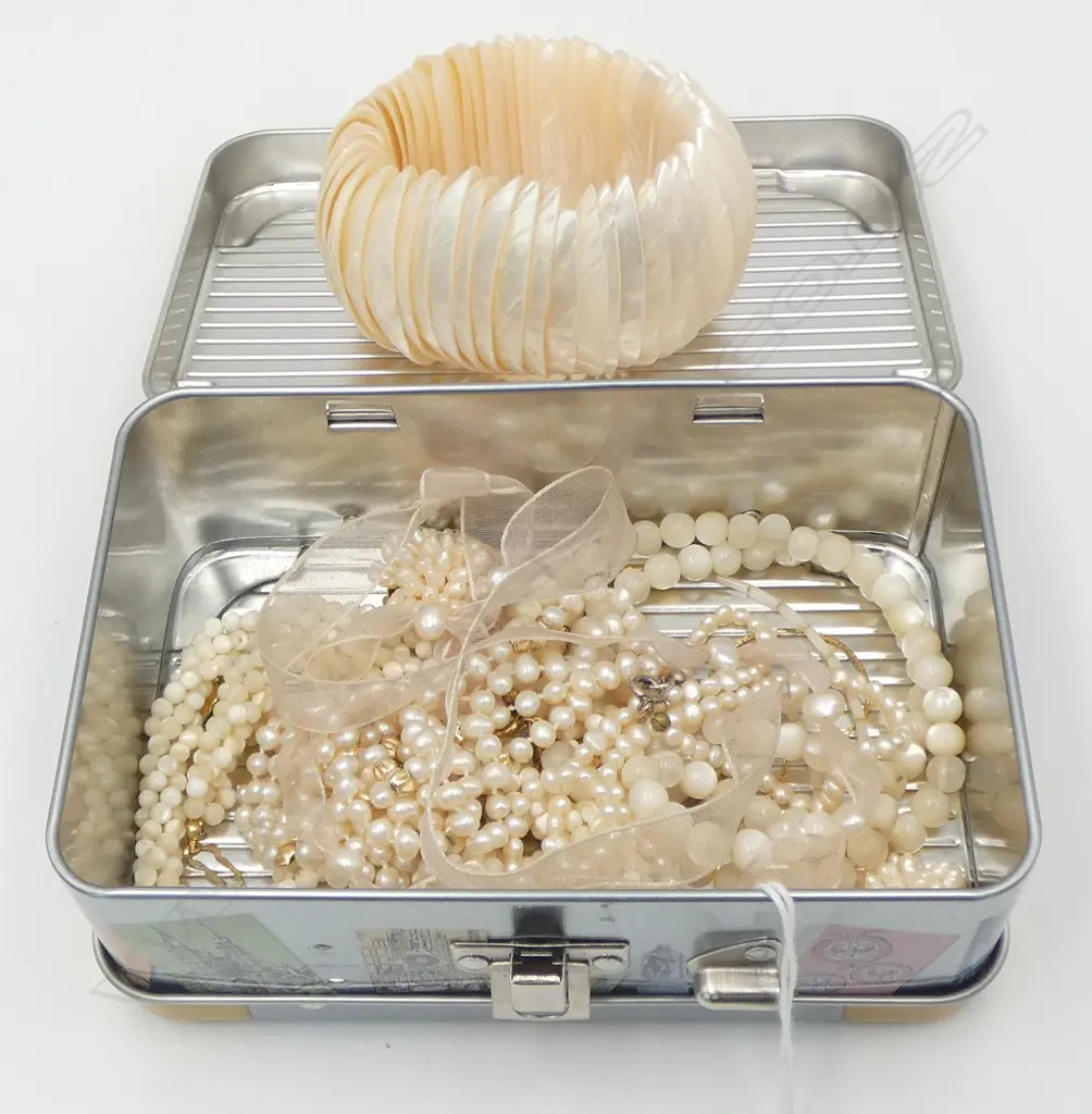 ASST. MOTHER OF PEARL JEWELLERY & FRESH WATER PEARLS NECKLACES Image 1++