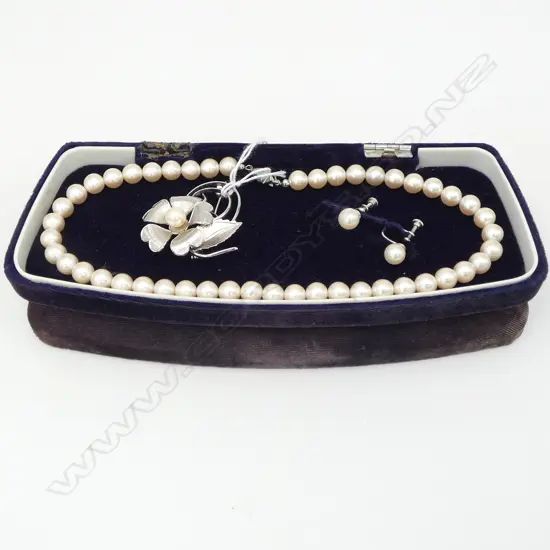 FAUX PEARL NECKLACE WITH FAUX PEARL EARRINGS & FAUX PEARL BROOCH, BOX AF