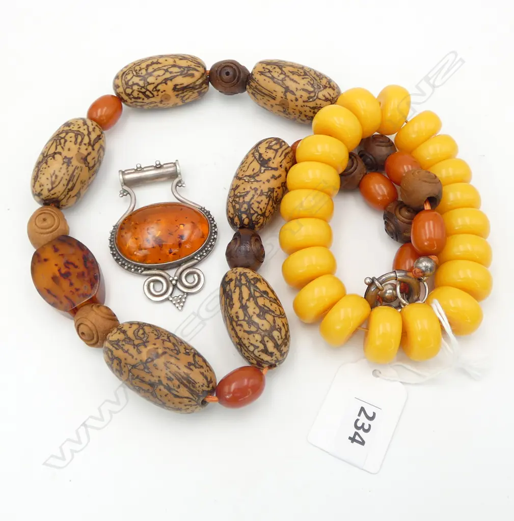 BEAD NECKLACE & BRACELET + SILVER & AMBER PENDANT Image 1++