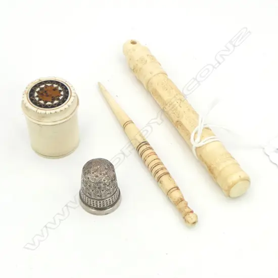 STG SILVER THIMBLE, CHARLES HORNER CHESTER 1919 IN IVORY CASE w. STILETTO & NEEDLE CASE L.110mm