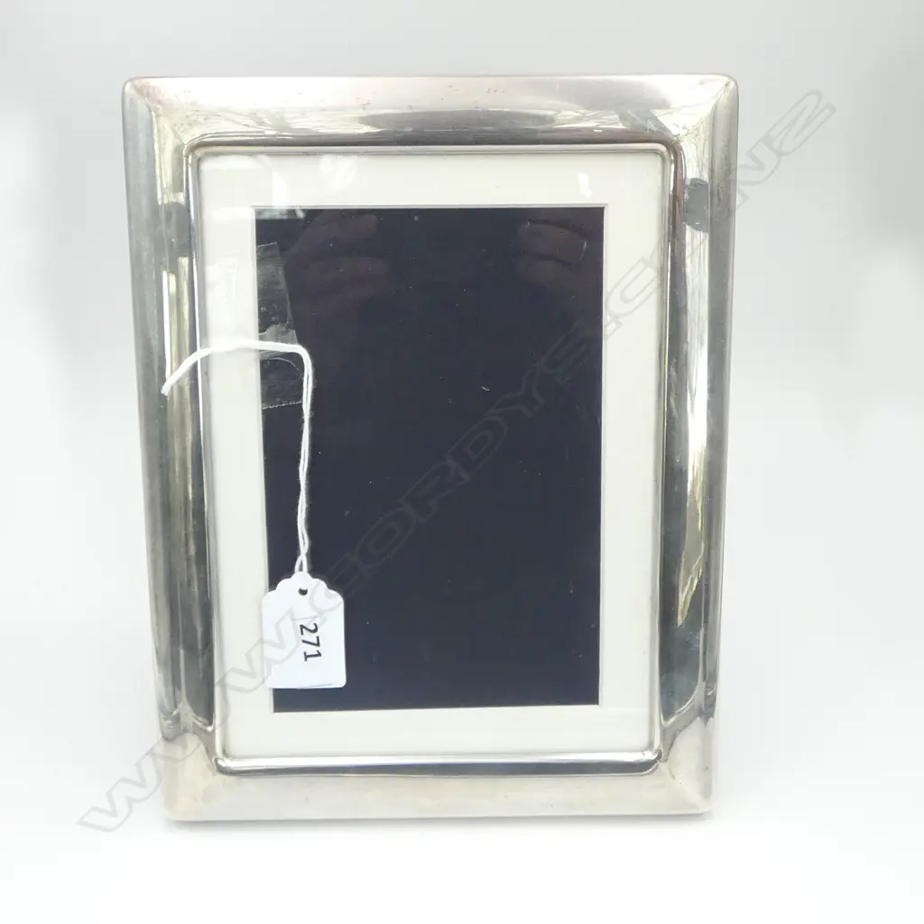 STG SILVER PHOTO FRAME, SHEFFIELD 1997 220x175mm overall Image 1++