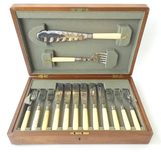 14 PCE CASED FISH SET W.390mm
