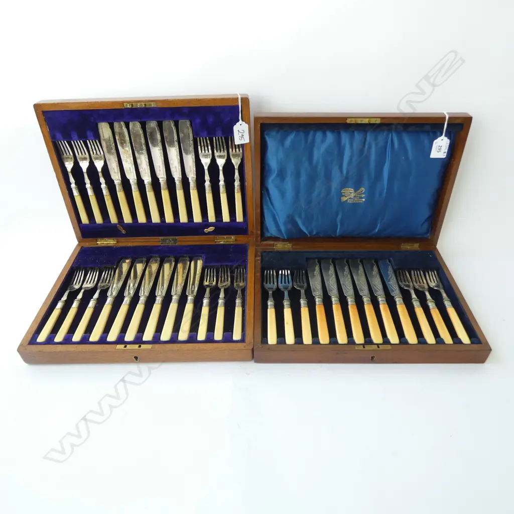 OAK CASED G & T YOUNG Ltd E/P IVORINE 'BONE' FISH SET + STEWART DAWSON FISH SET Image 1++