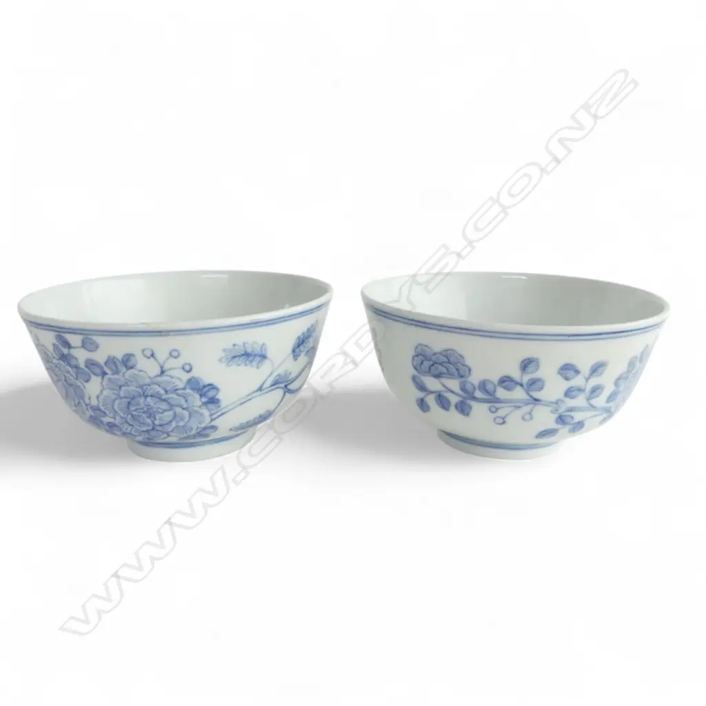 PAIR 18th/19thC marked BLUE & WHITE BOWLS with peony decoration. Dia.115mm Image 1++