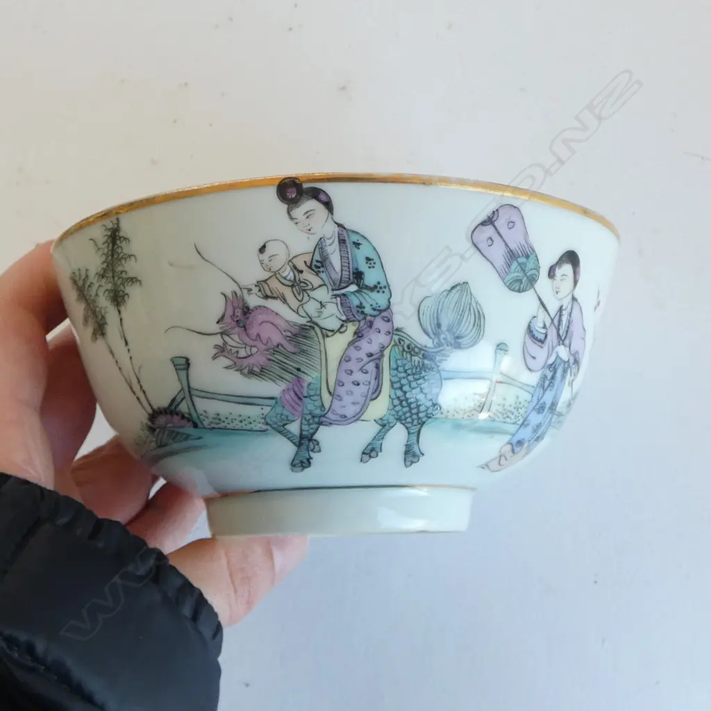 6 ORIENTAL BOWLS, HAIRLINES 150mm dia Image 1++