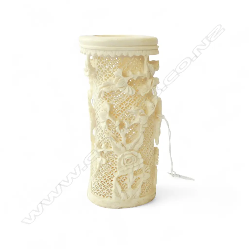 CARVED AND PIERCED CHINESE IVORY BRUSH POT H.155mm stand removed Image 1++