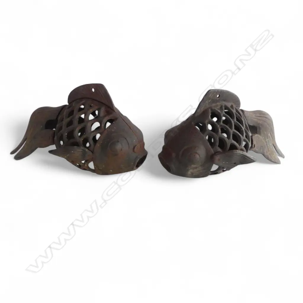PR CAST IRON KOI ORNAMENTS W.310mm Image 1++