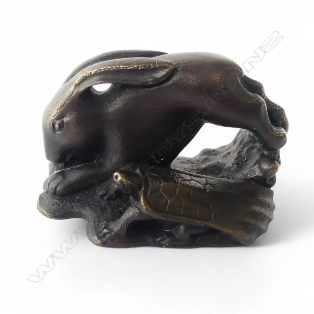 JAPANESE BRONZE RABBIT H.25mm, SIGNED Image 1++