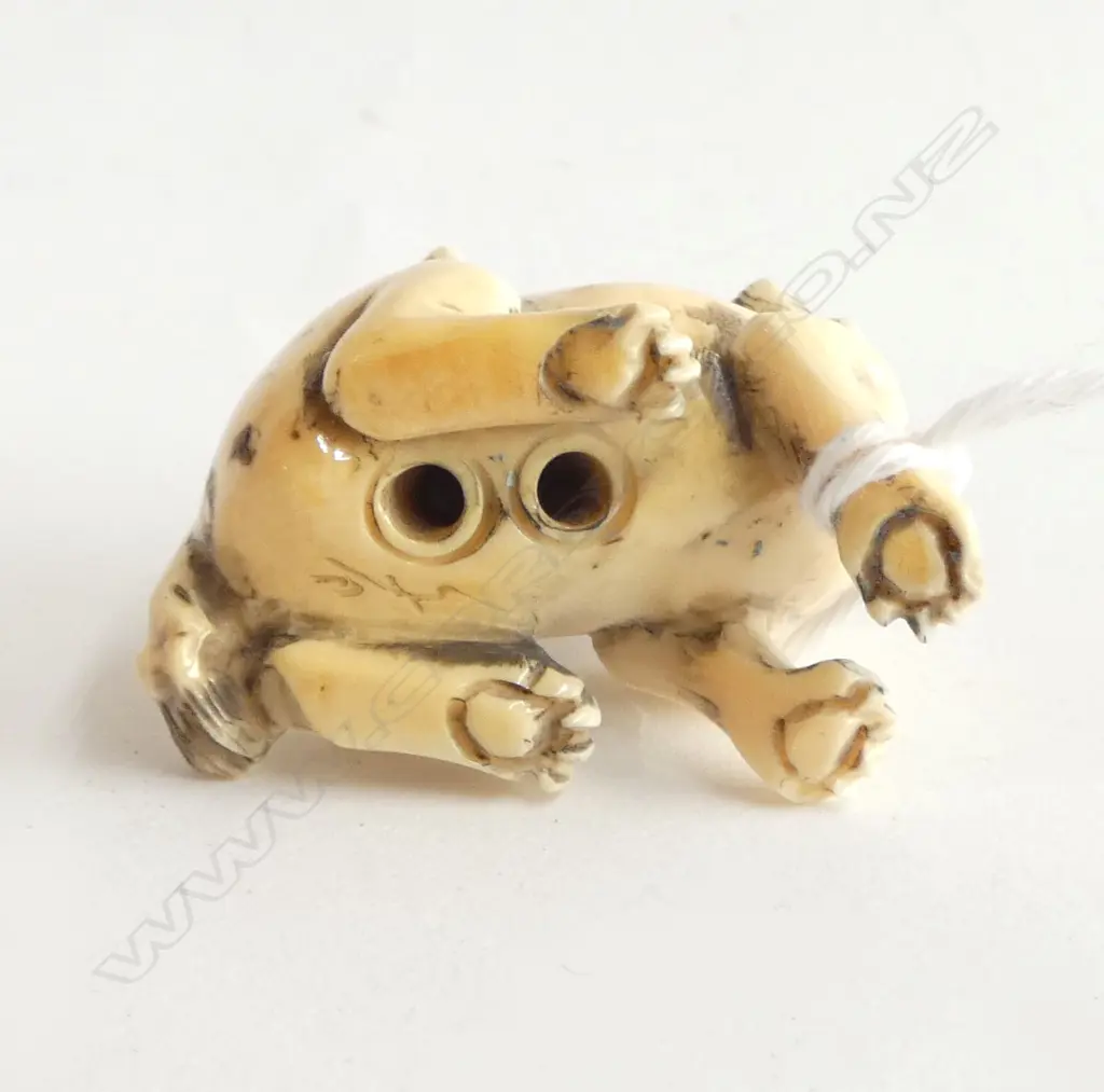IVORY NETSUKE SHISHI LION FIGURE GROUP, SIGNED Image 1++