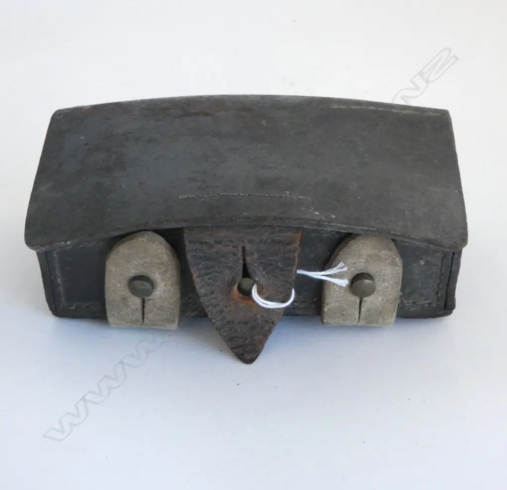 LEATHER BULLET POUCH ALLEGEDLY NZ WAR ERA W.160mm Image 1++