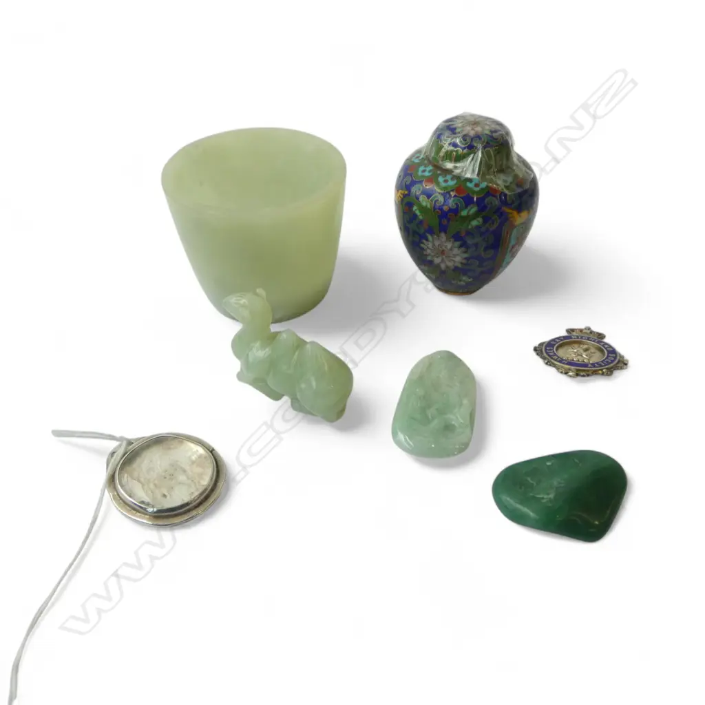 4 PCES JADE, CLOISONNE JAR H.70mm, STG SILVER BROOCH & PENDANT Image 1++