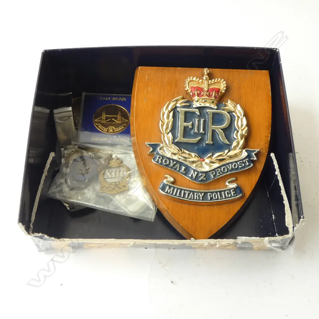 ASST. VINTAGE; 4 NZ WWII BADGES + OTHER, LA POLICE BADGE, NZ MILITARY POLICE PLAQUE, GOLD PLATED MEDAL ETC Image 1++