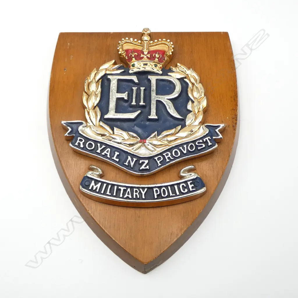 ASST. VINTAGE; 4 NZ WWII BADGES + OTHER, LA POLICE BADGE, NZ MILITARY POLICE PLAQUE, GOLD PLATED MEDAL ETC Image 1++