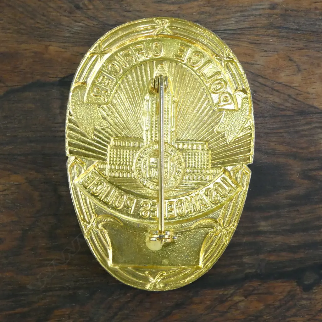 ASST. VINTAGE; 4 NZ WWII BADGES + OTHER, LA POLICE BADGE, NZ MILITARY POLICE PLAQUE, GOLD PLATED MEDAL ETC Image 1++
