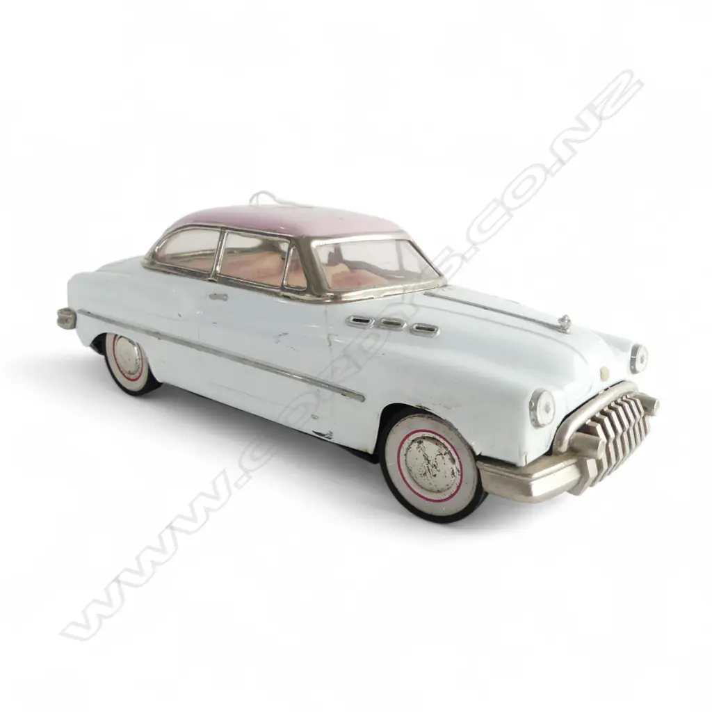 TINPLATE FRICTION DRIVE TOY BUICK ROADMASTER CAR Image 1++