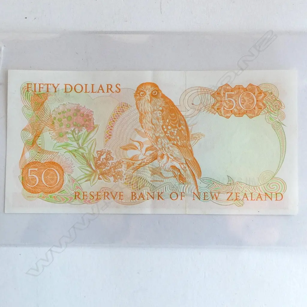 2 SEQUENTIAL NZ $50 NOTES, HARDIE Image 1++