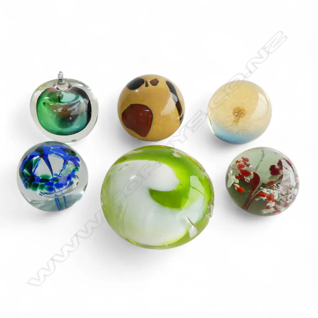 6 GLASS PAPERWEIGHTS Image 1++