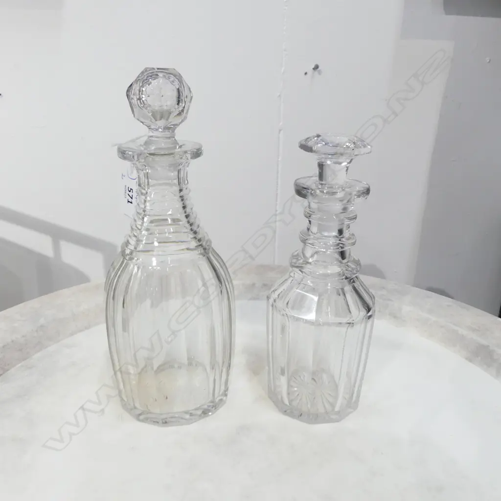 2 ANTIQUE CRYSTAL DECANTERS H.225mm Image 1++