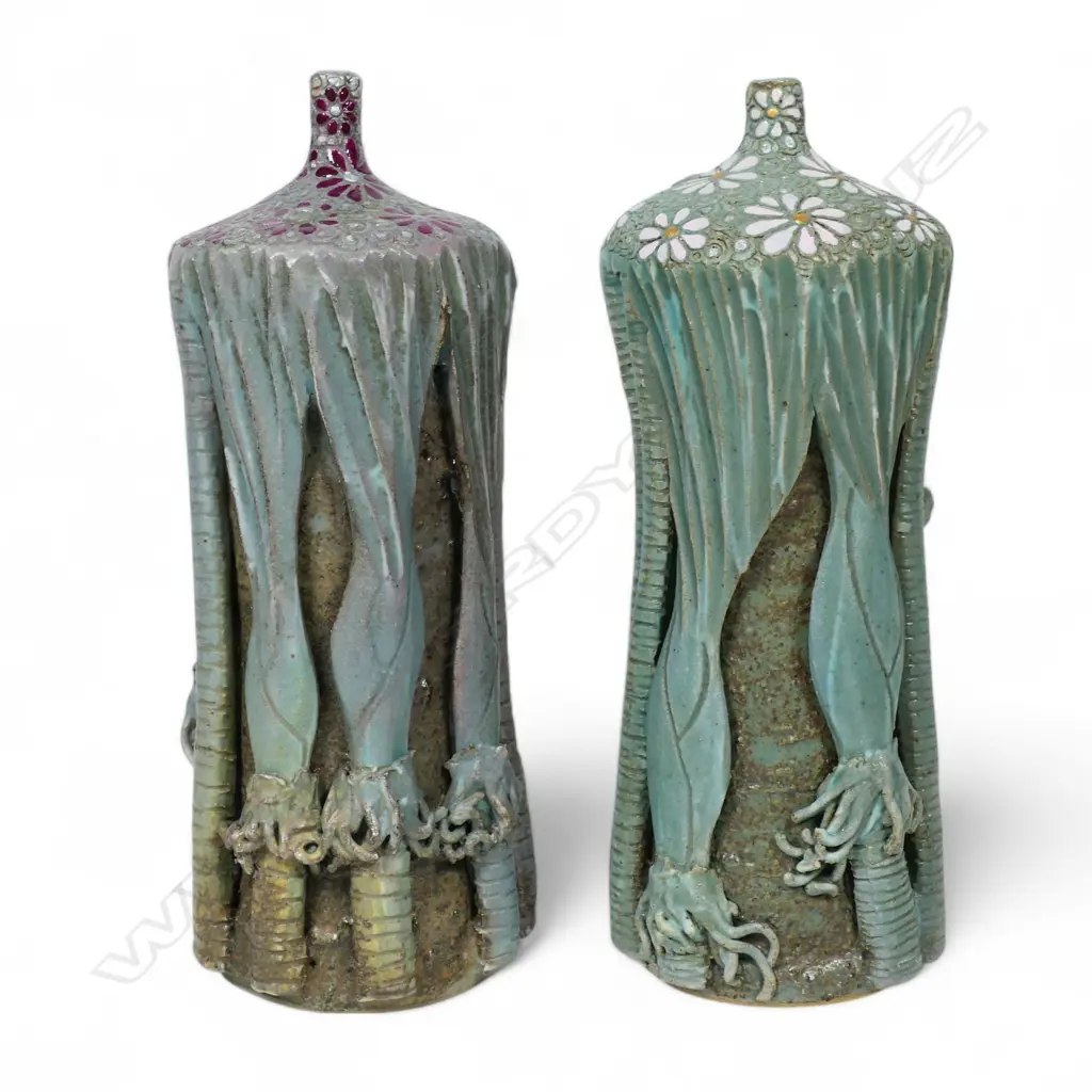 TWO KEUM SUN LEE NIKAU VASES, GREY/GREEN GLAZE, H.210mm Image 1++